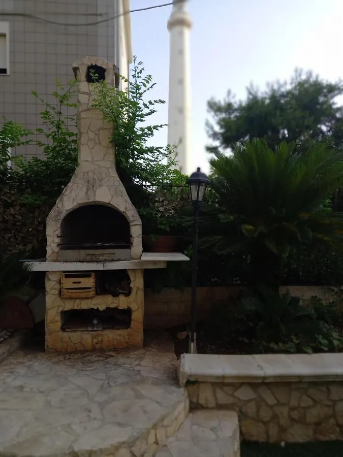 Pharos Villa Bari 0*,