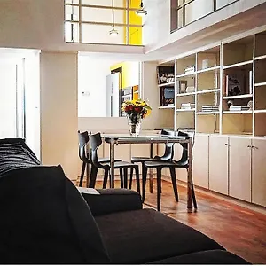 Apartament House, Bari